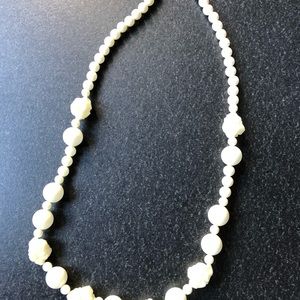 Creamy White beaded necklace, vintage, Pauline Rader